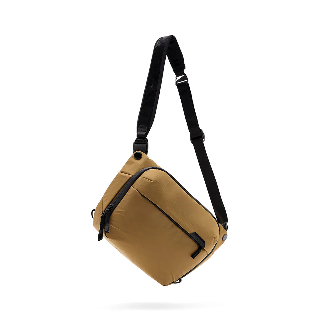 PEAK DESIGN EVERYDAY SLING 6L COYOTE