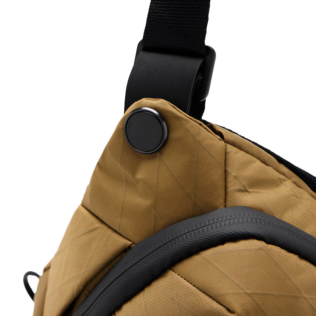 PEAK DESIGN EVERYDAY SLING 6L COYOTE